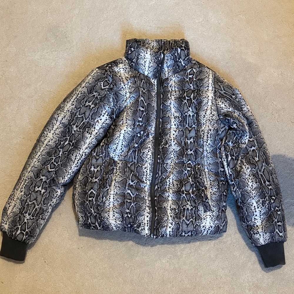 Gianni Bini Black and White Snakeskin Jacket